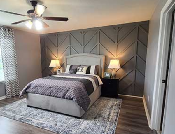 Dinding kamar dengan pola chevron